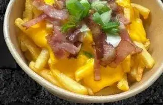 Cheddarové hranolky